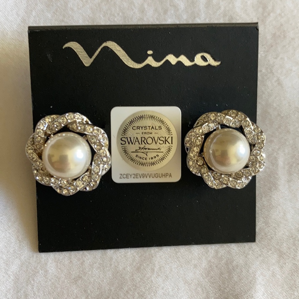 NWT Nina Pearl Stud Earring with Crystal Halo